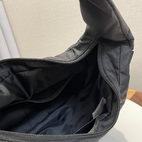 Lululemon Mini Shoulder Bag 4L - Picture 3 of 9